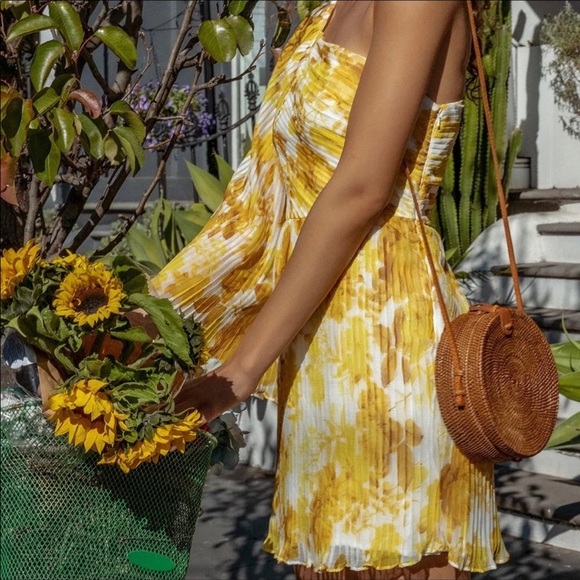 Anthropologie x La Maison Talulah Sunshine XL Yellow 1-Shoulder Floral Toga Mini - Picture 9 of 16